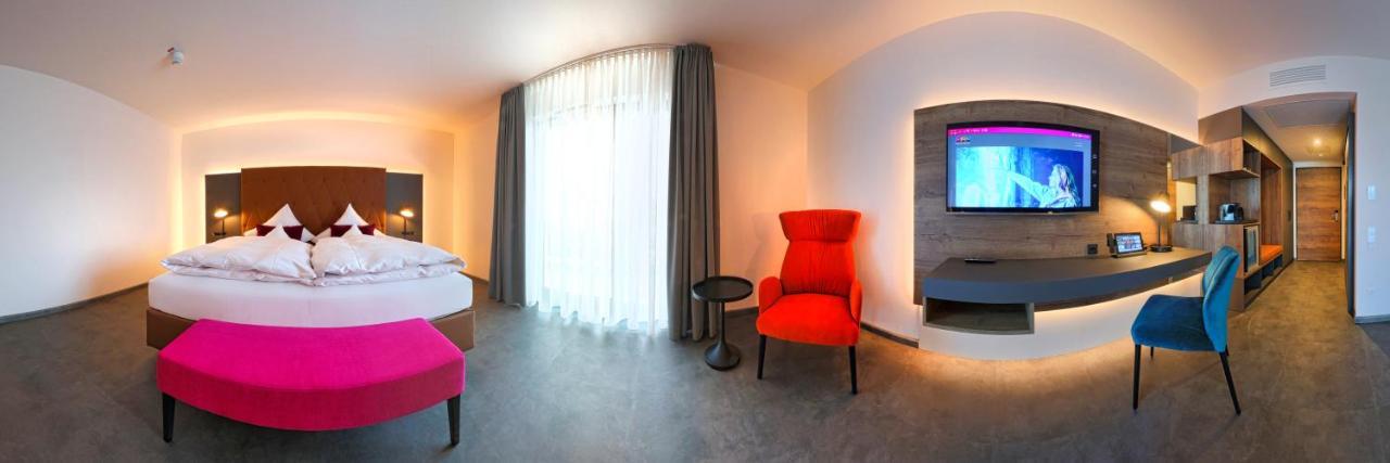 Emils Hotel Pirmasens Buitenkant foto
